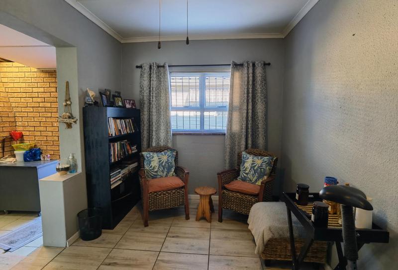 4 Bedroom Property for Sale in Goodwood Estate Western Cape